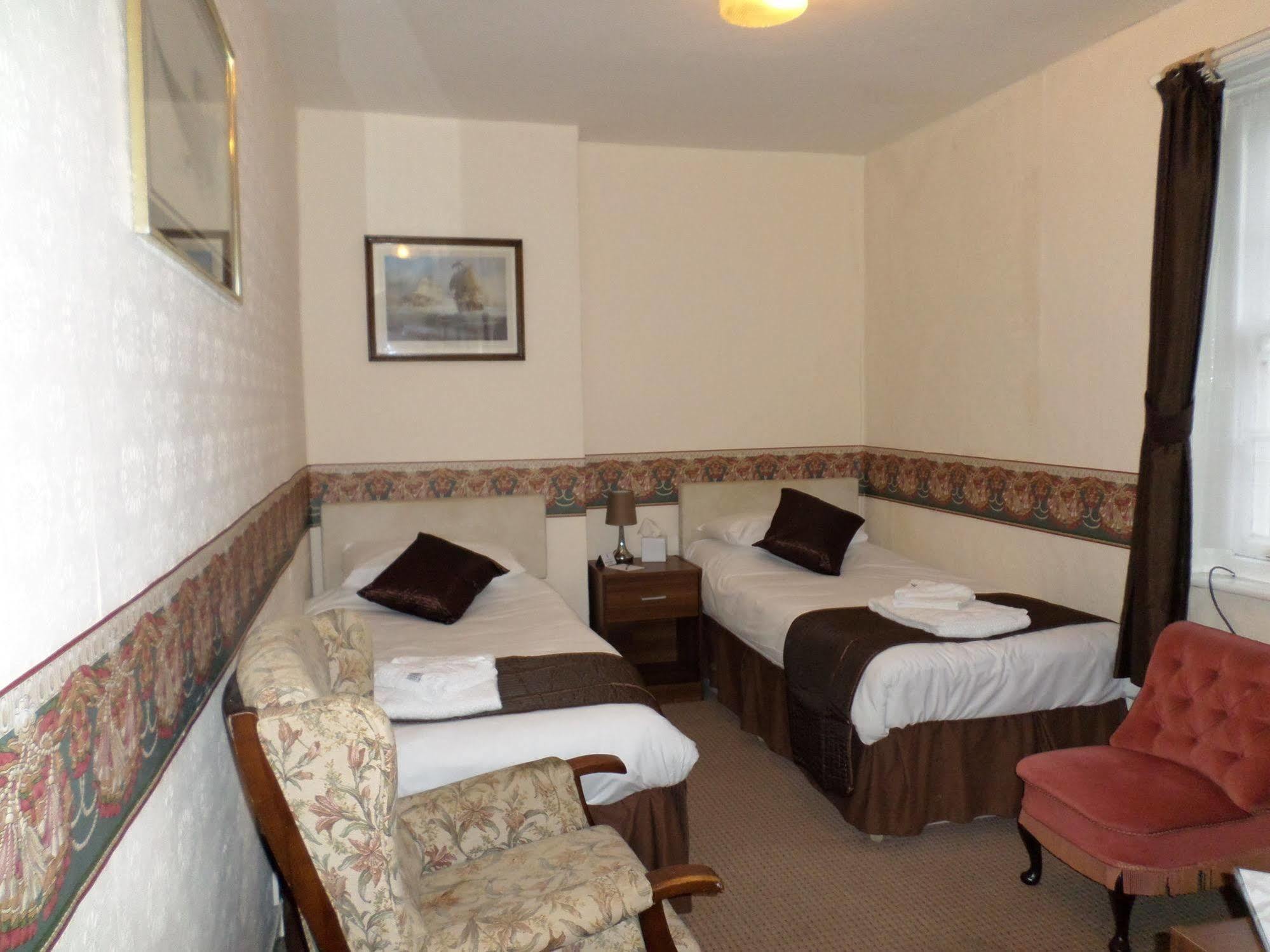 The Bear Hotel Wareham Exterior photo